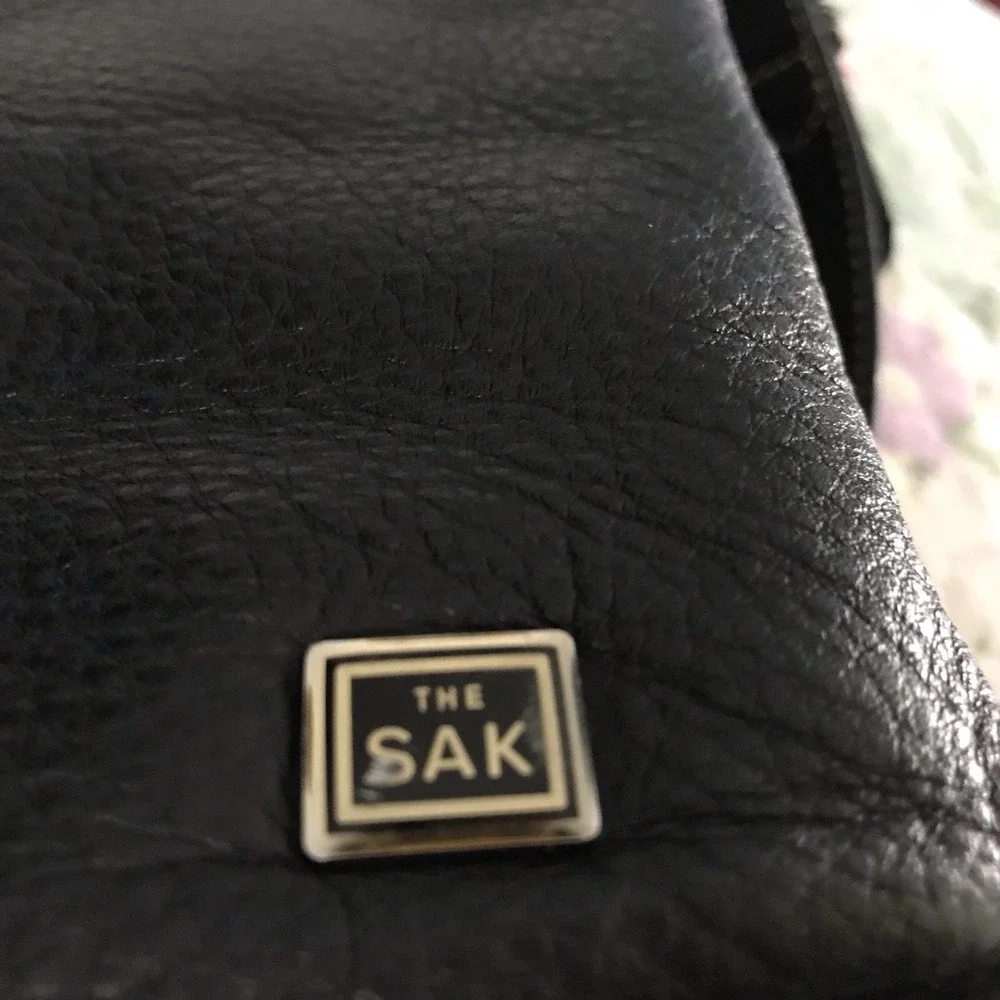 Sak Leather‎ Black shoulder Bag Donut Shaped Charm